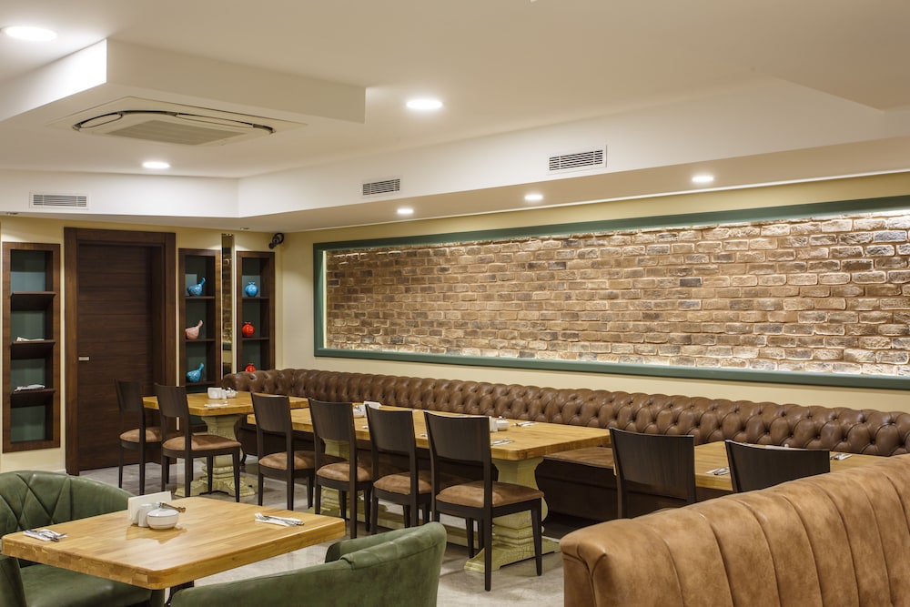 ANTROYAL HOTEL 39/50