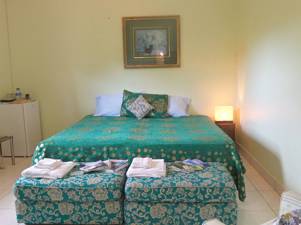 Rnm The Clubhouse Grenada 11/50