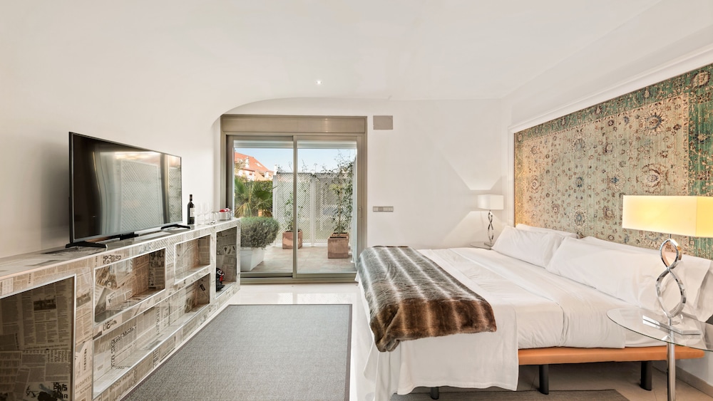 Molo 44 Suites Puerto Banus 80/85