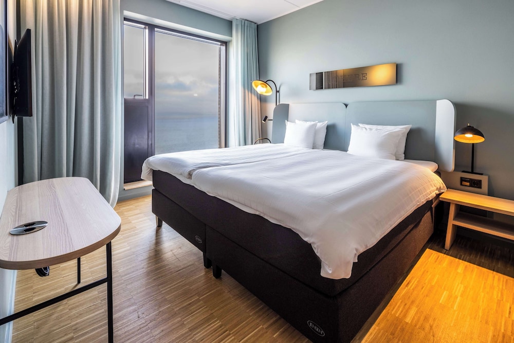 Master, Wellness, Suite, King Bed, Sofa