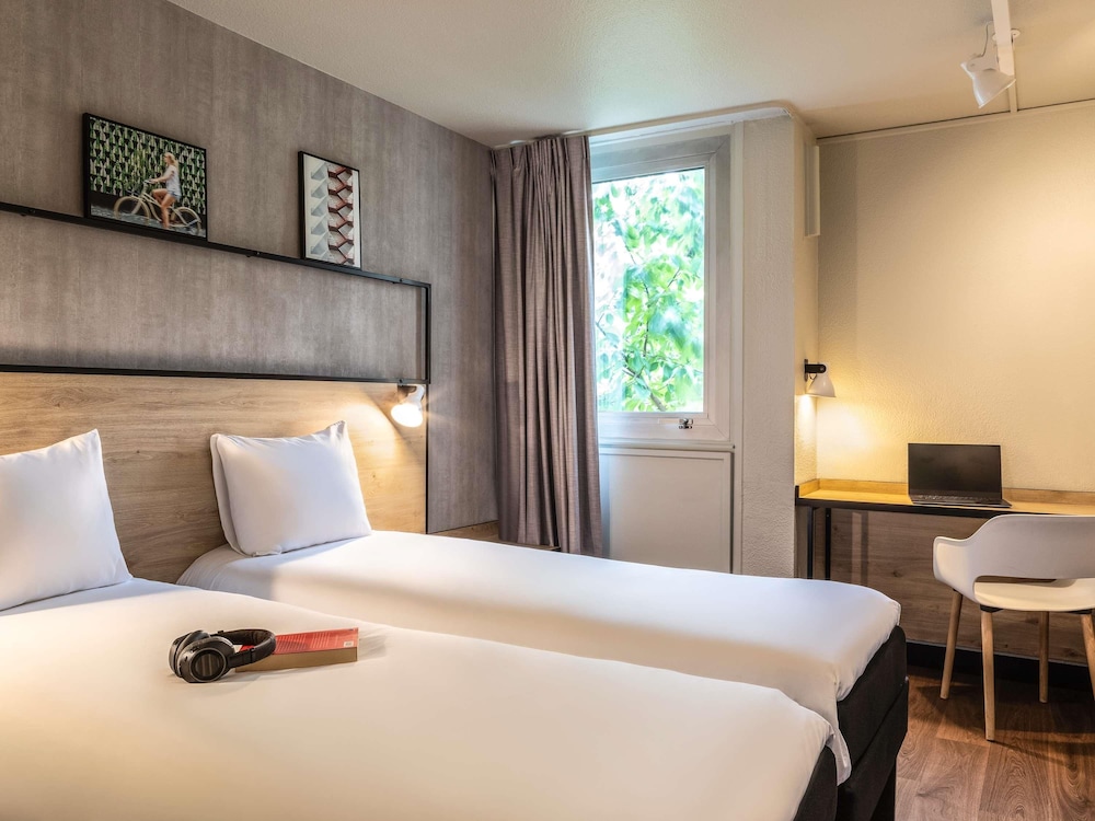 ibis Paris Gennevilliers 17/76
