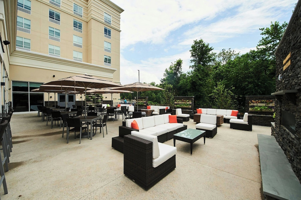 Holiday Inn And Suites Philadelphia W Drexel Hill 46/50