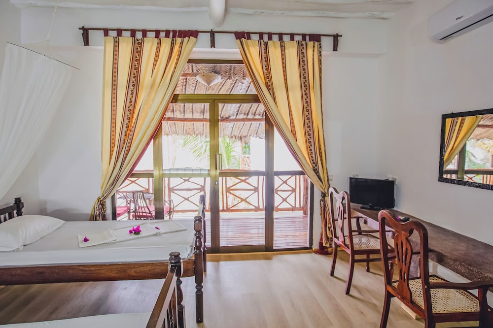AHG Waridi Beach Resort & Spa 14/47
