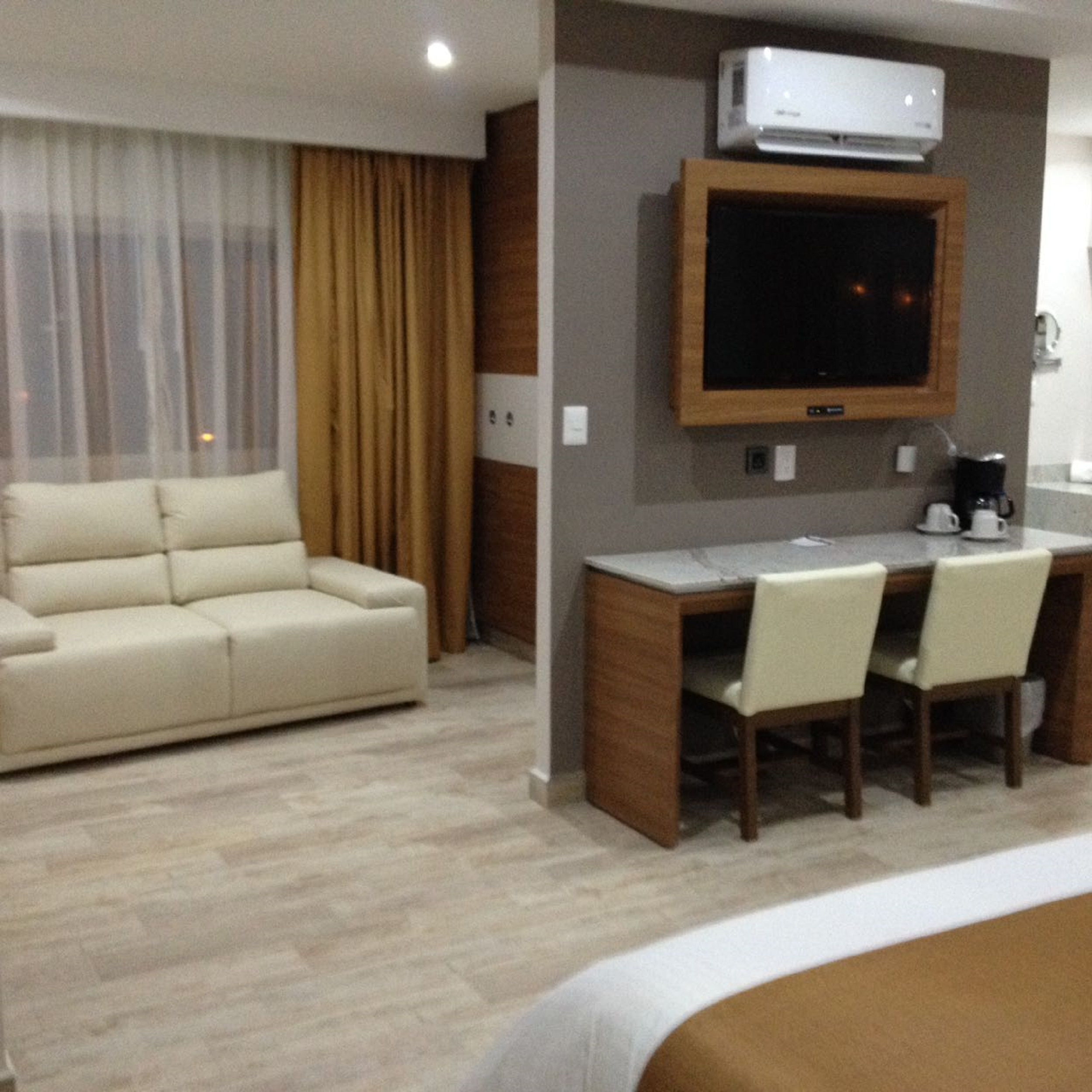 HOTEL SOLEIL BUSINESS CLASS 40/46