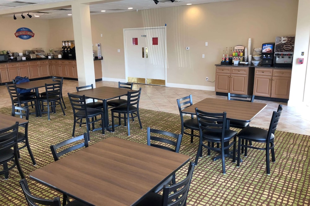 Baymont by Wyndham Latham Albany Airport 17/25