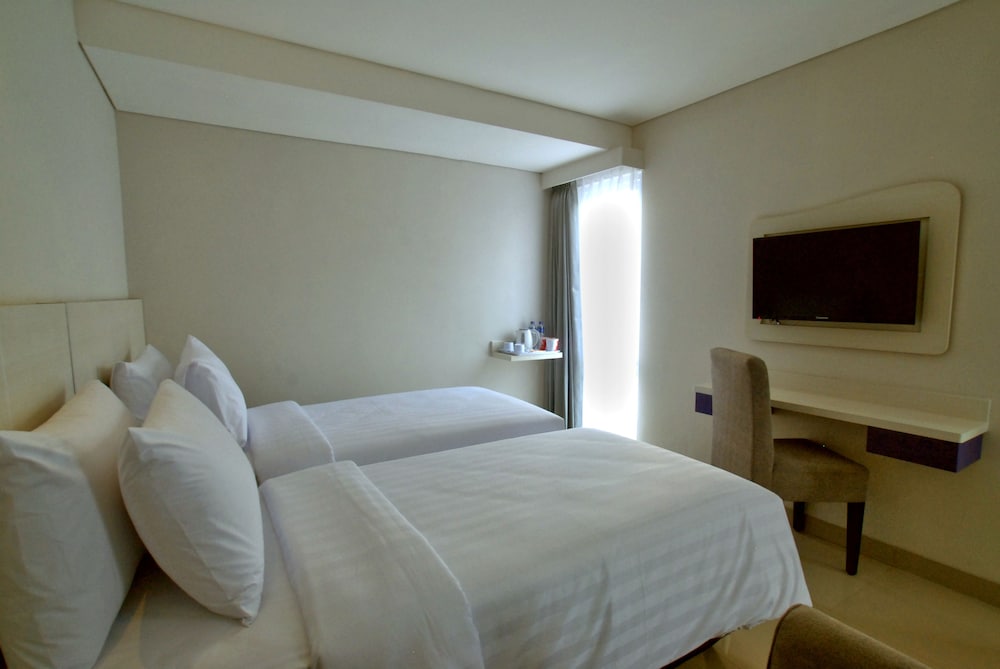 Classy, Twin Beds