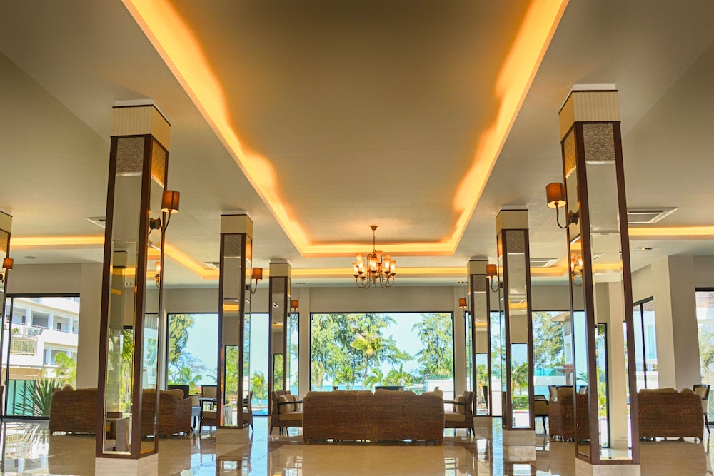 Seapine Beach Golf and Resort Hua Hin 6/50