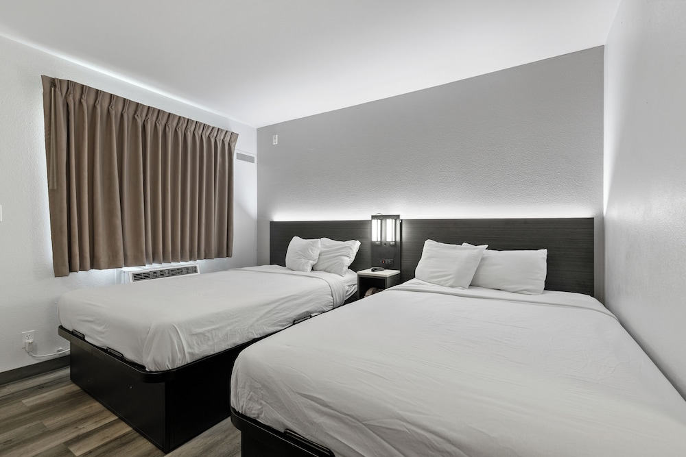 Motel6 Oceanside, CA 43/62