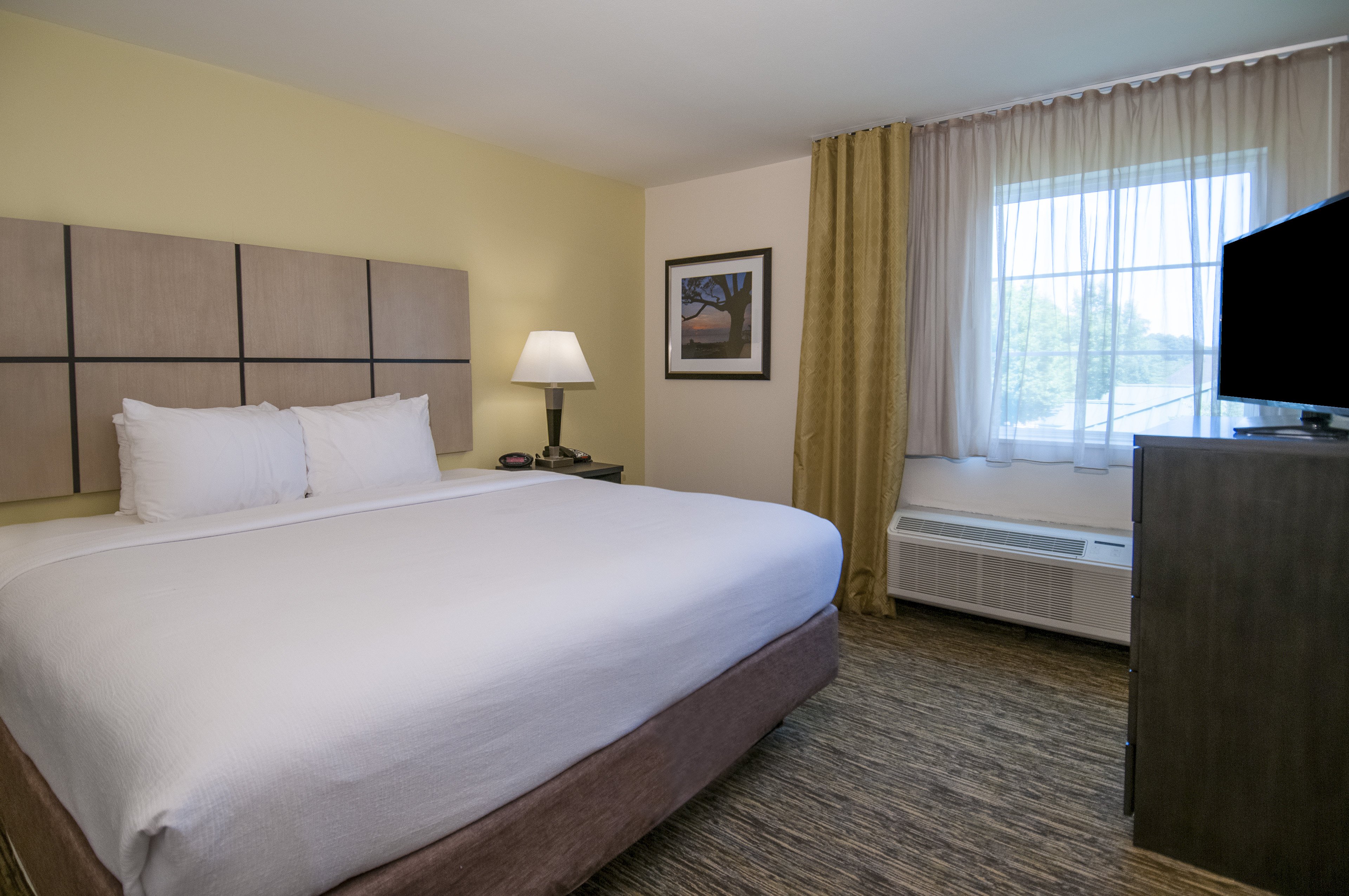 Candlewood Suites Baton Rouge College Drive 7/44