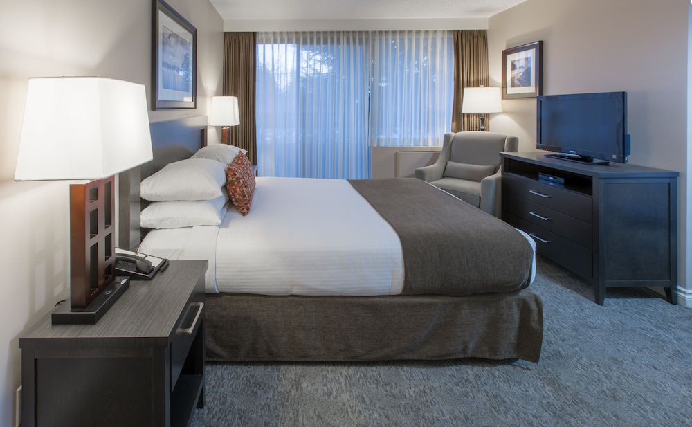 Embassy Inn photo4