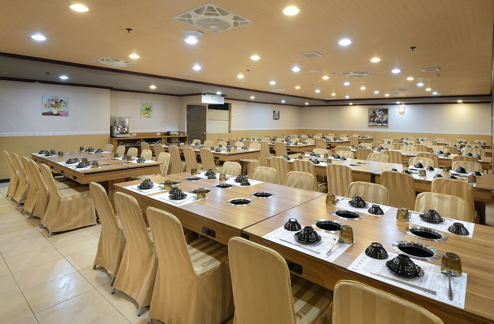 Jinsha Lake Side Hotel 36/49