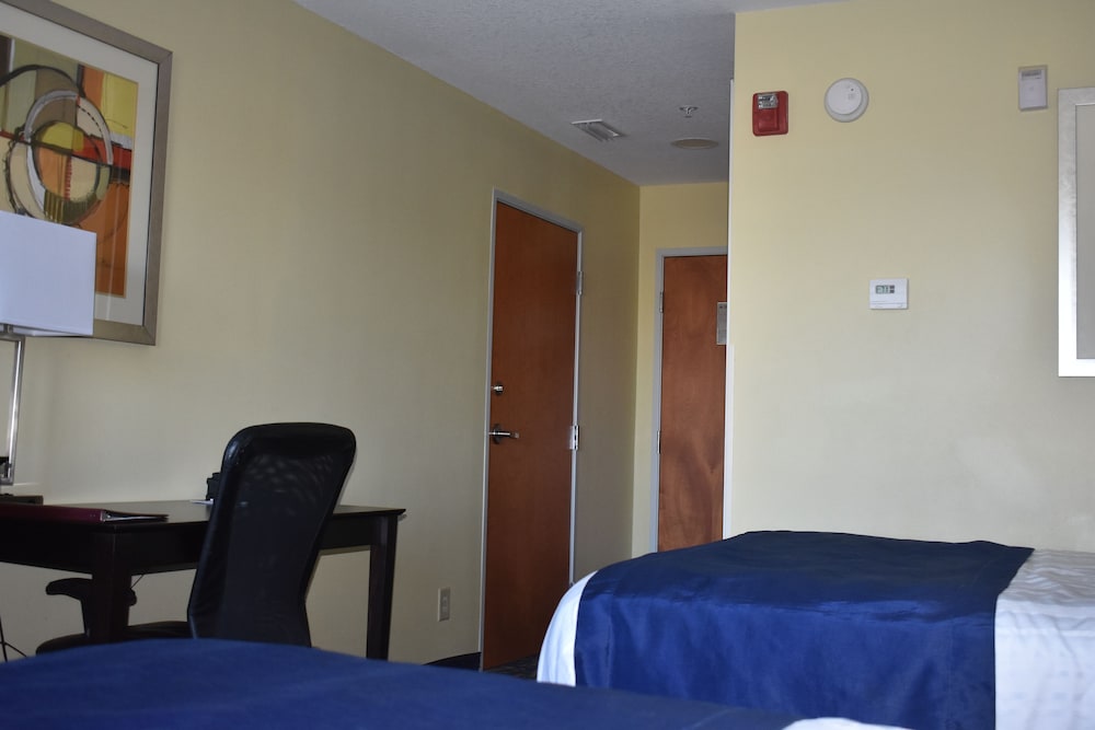 Best Western Plus Brunswick Inn & Suites 14/45