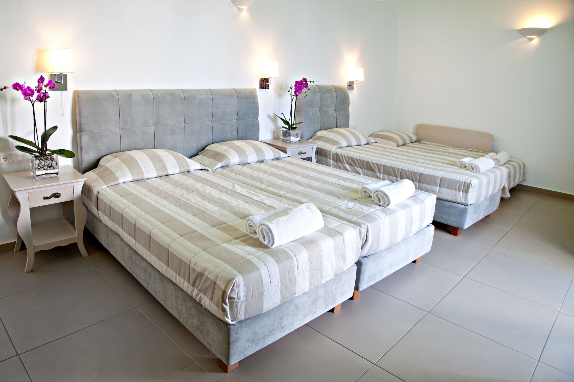 Standard, Quadruple, 3 Beds, Sofa