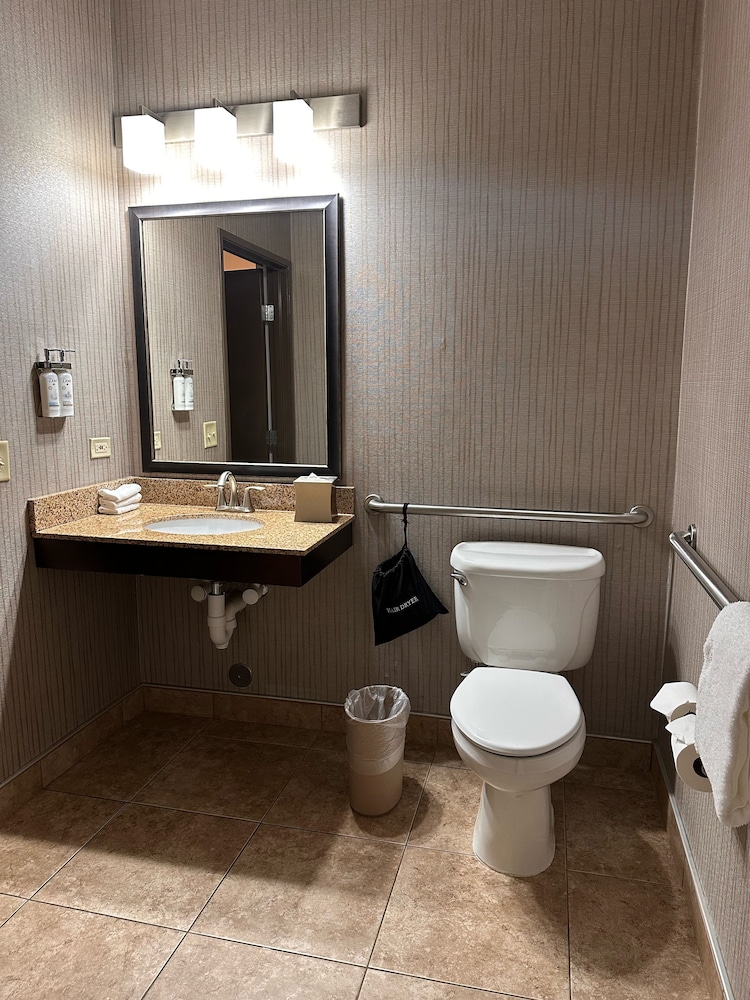 Holiday Inn Express Hotel And Suites Chicago Deerfield Lincoln 49/50