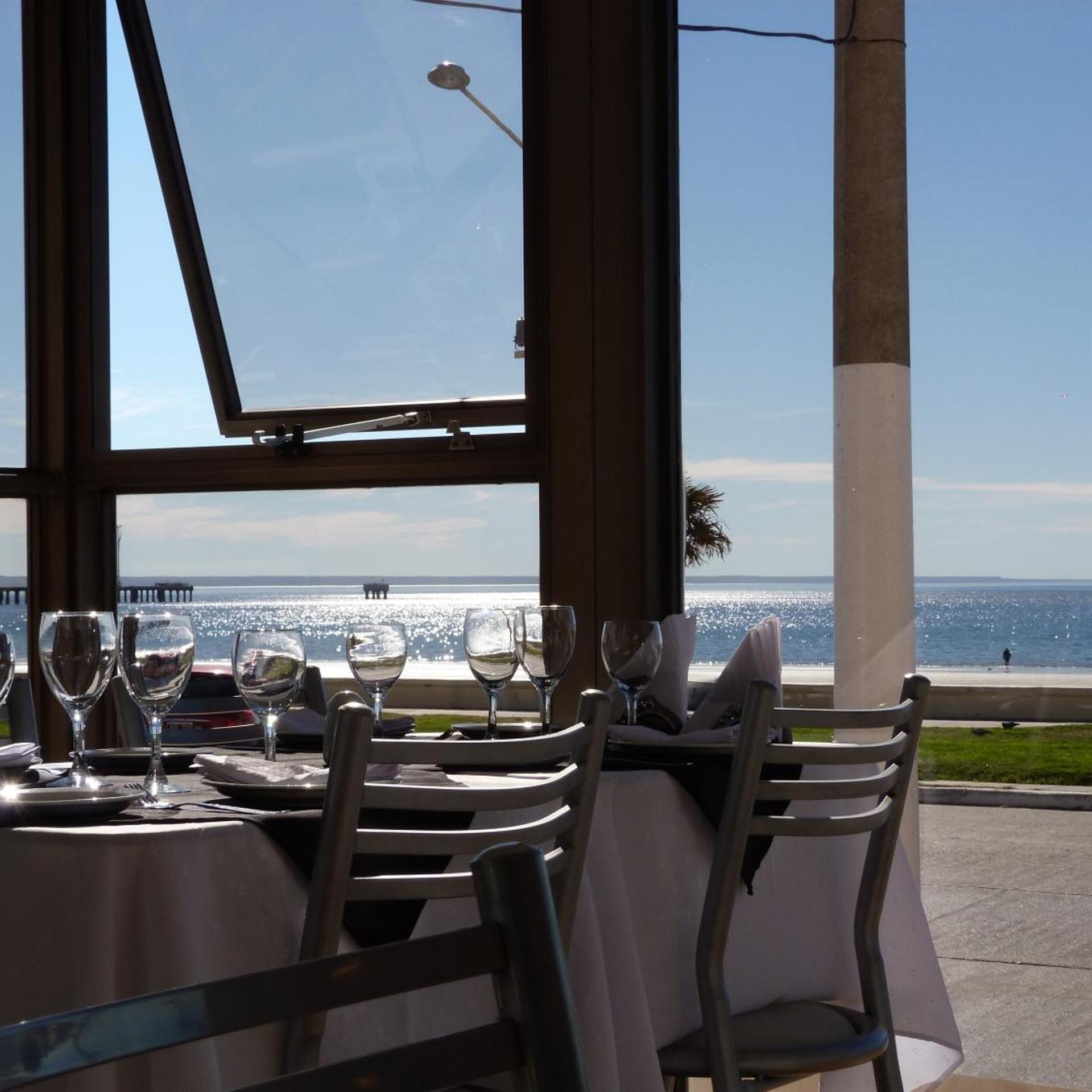 Costanera Hotel 37/52