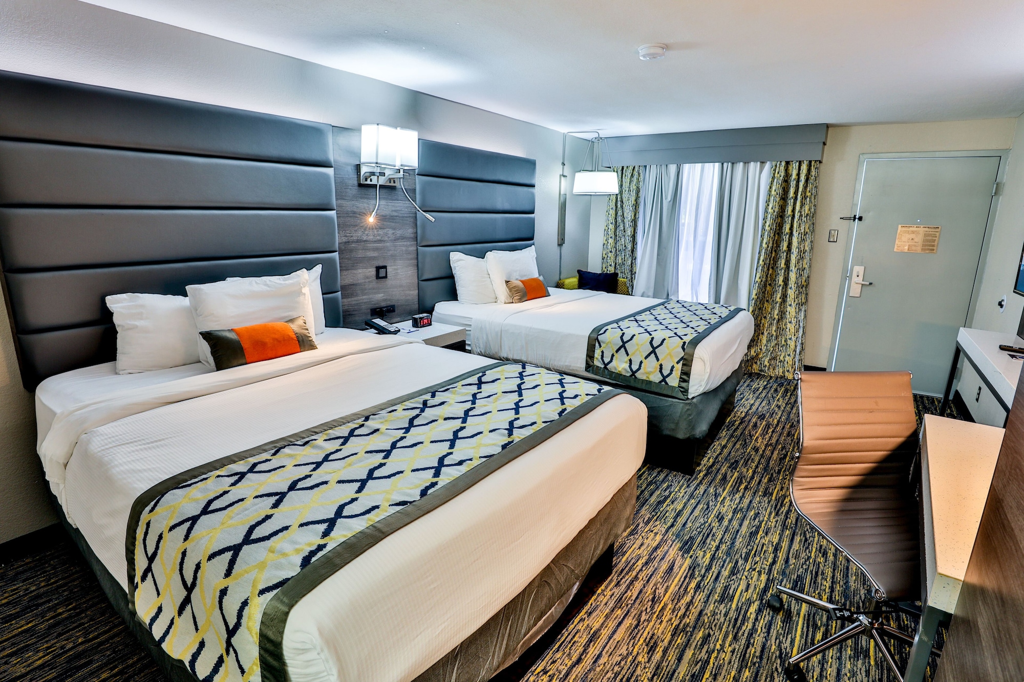 1 BEDROOM, SUITE, 2 DOUBLE BEDS