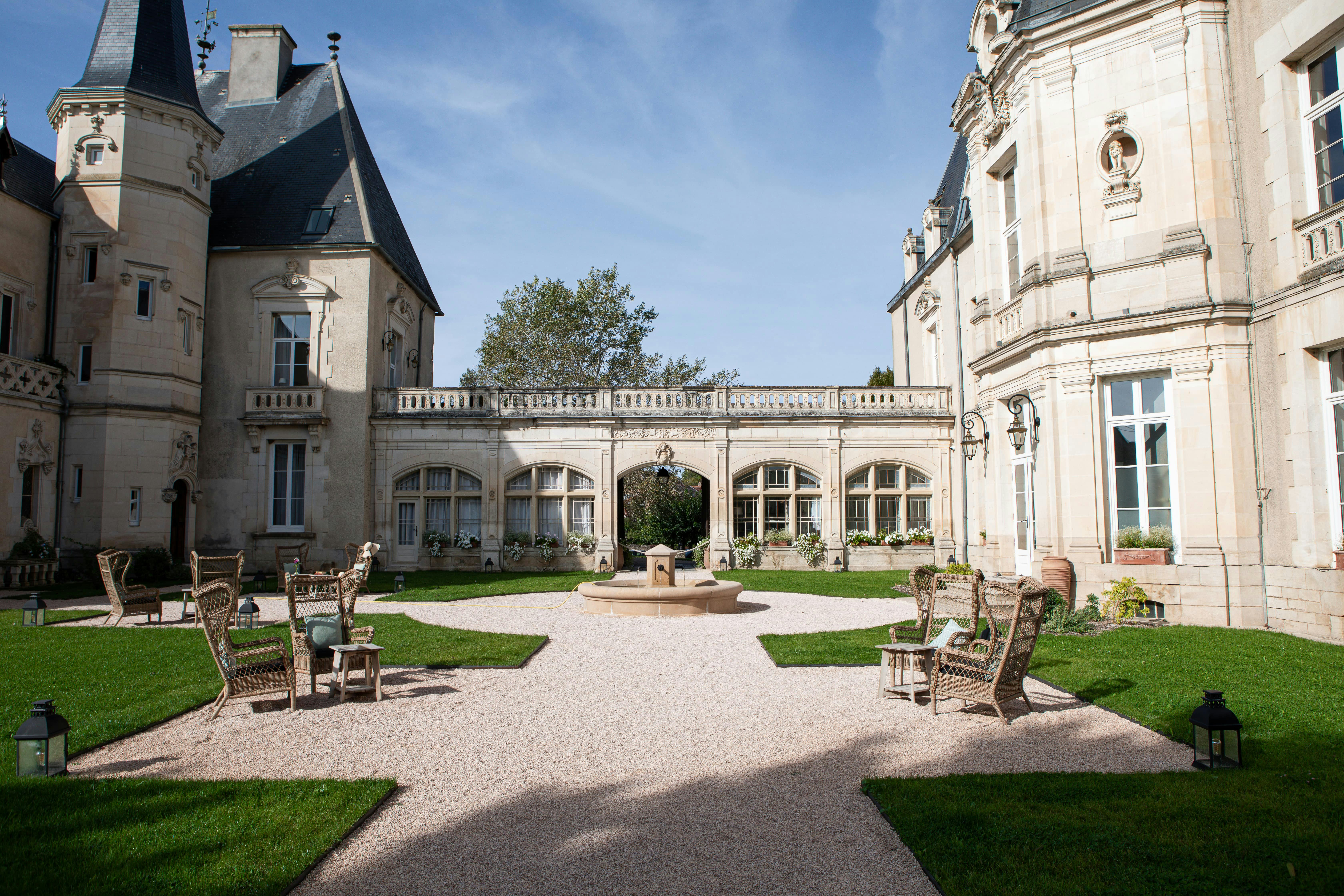 Chateau Sainte Sabine 49/53