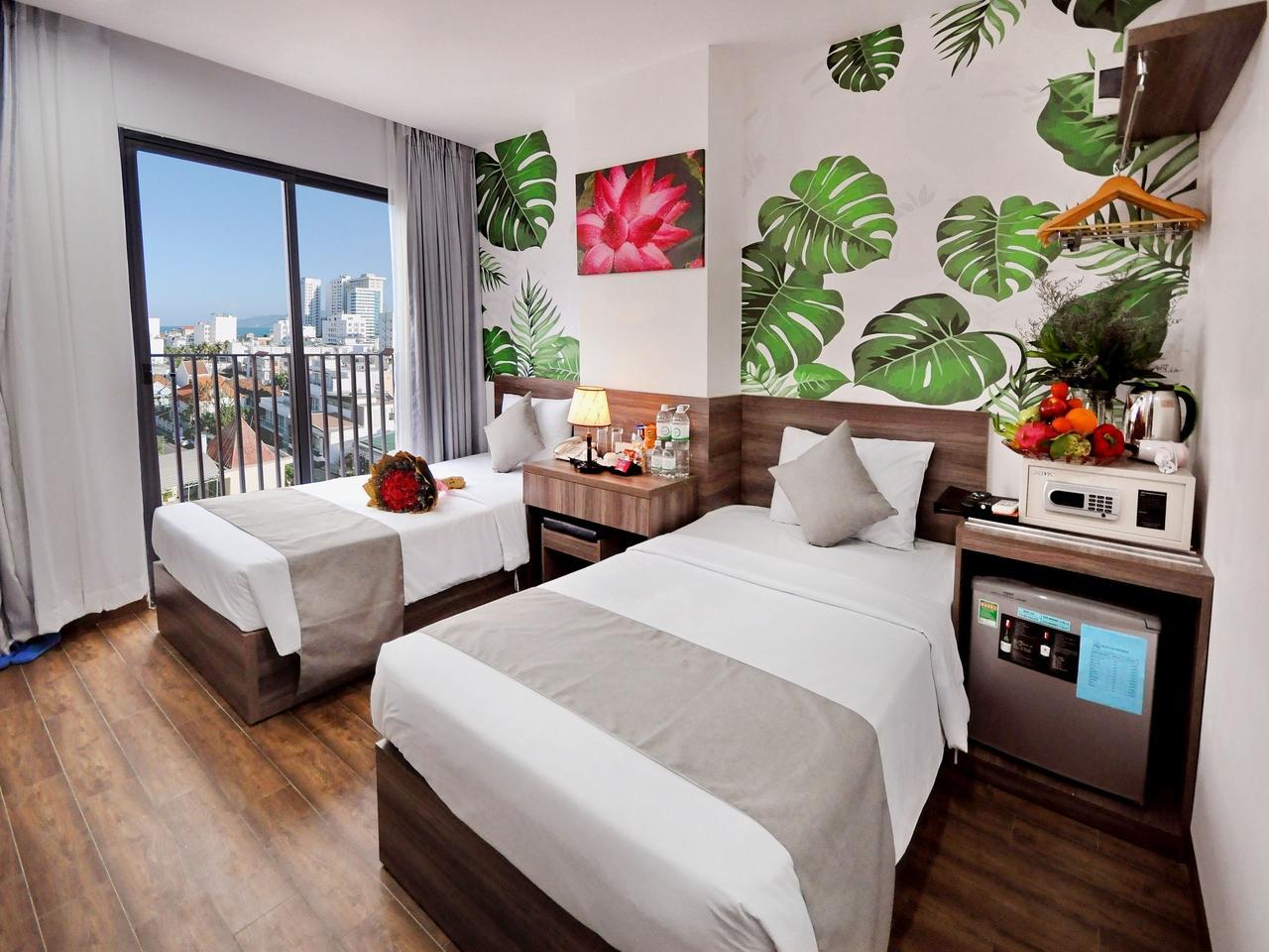 Premier, Suite, Balcony
