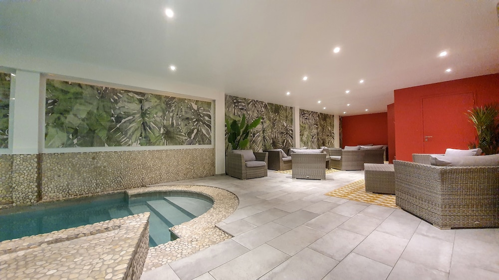 Lobby at Urban Hotel Aix-les-Bains, BW Signature Collection, AIX LES BAINS
