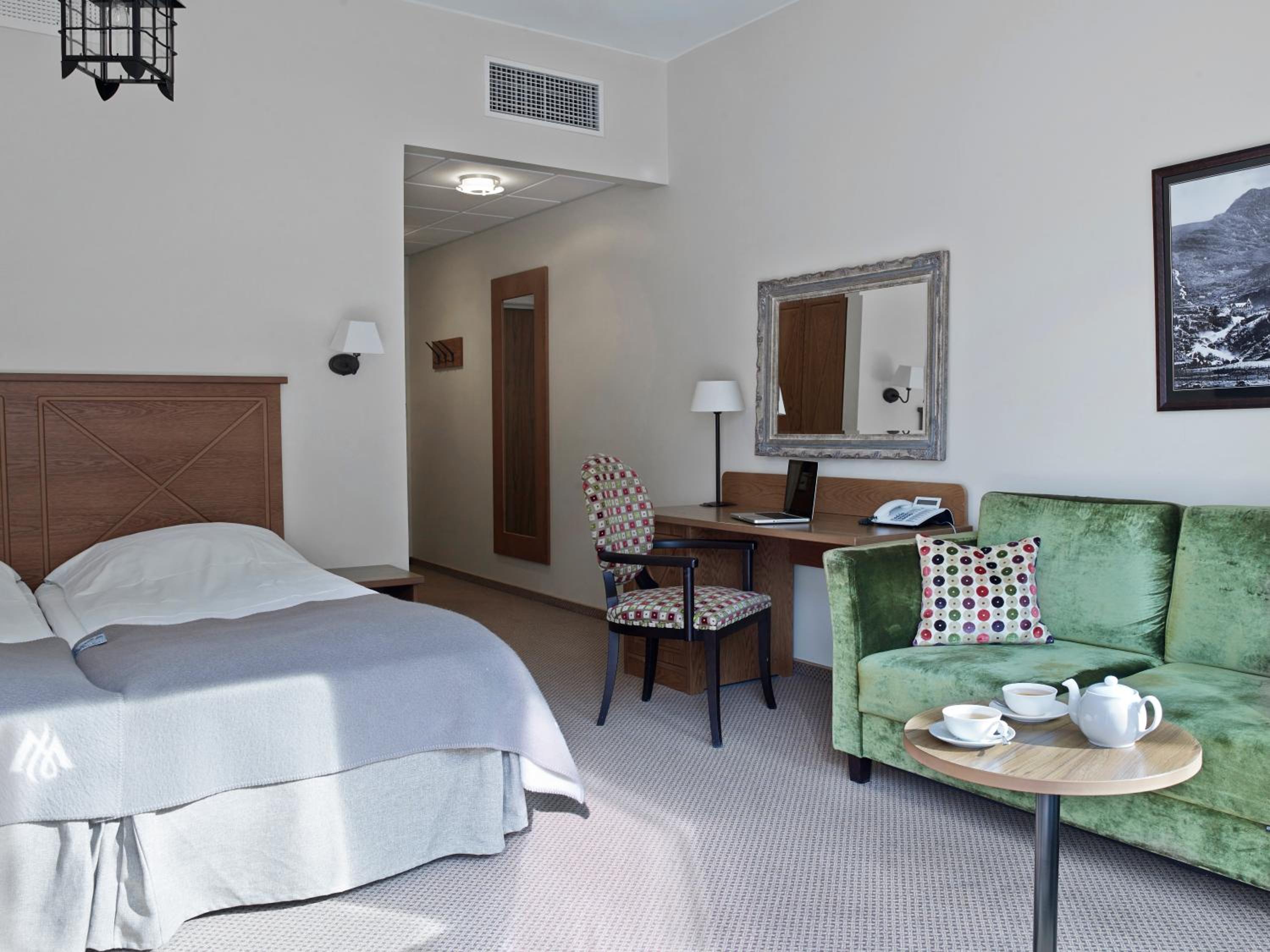 Room, Twin Beds