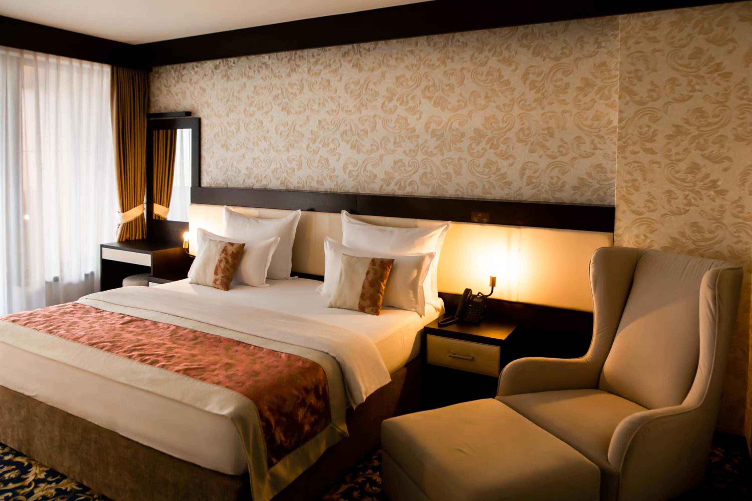 Regency, King Bed، Malak Regency Hotel 2/8