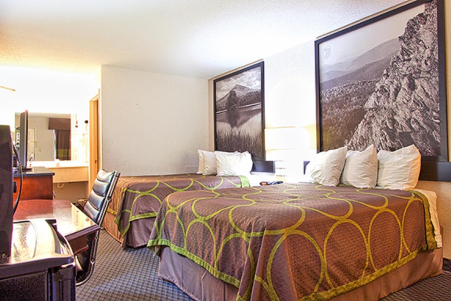 Deluxe, 2 Double Beds