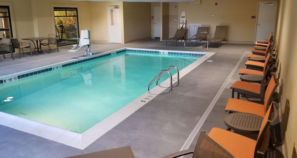 Best Western Plus Elizabethtown Inn & Suites 3/32