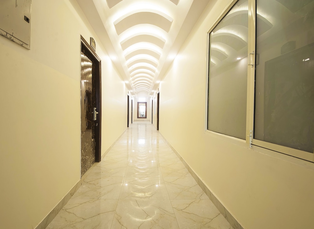 HOTEL AIRPORT INN 32/46