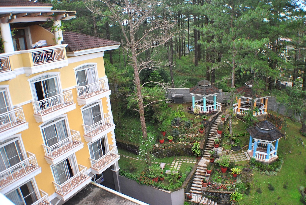 Hotel Elizabeth Baguio 7/69