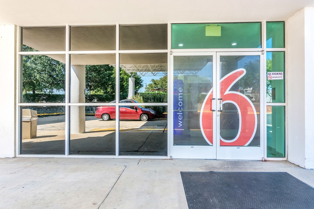 Motel6 Fort Mill, SC - Charlotte 34/46