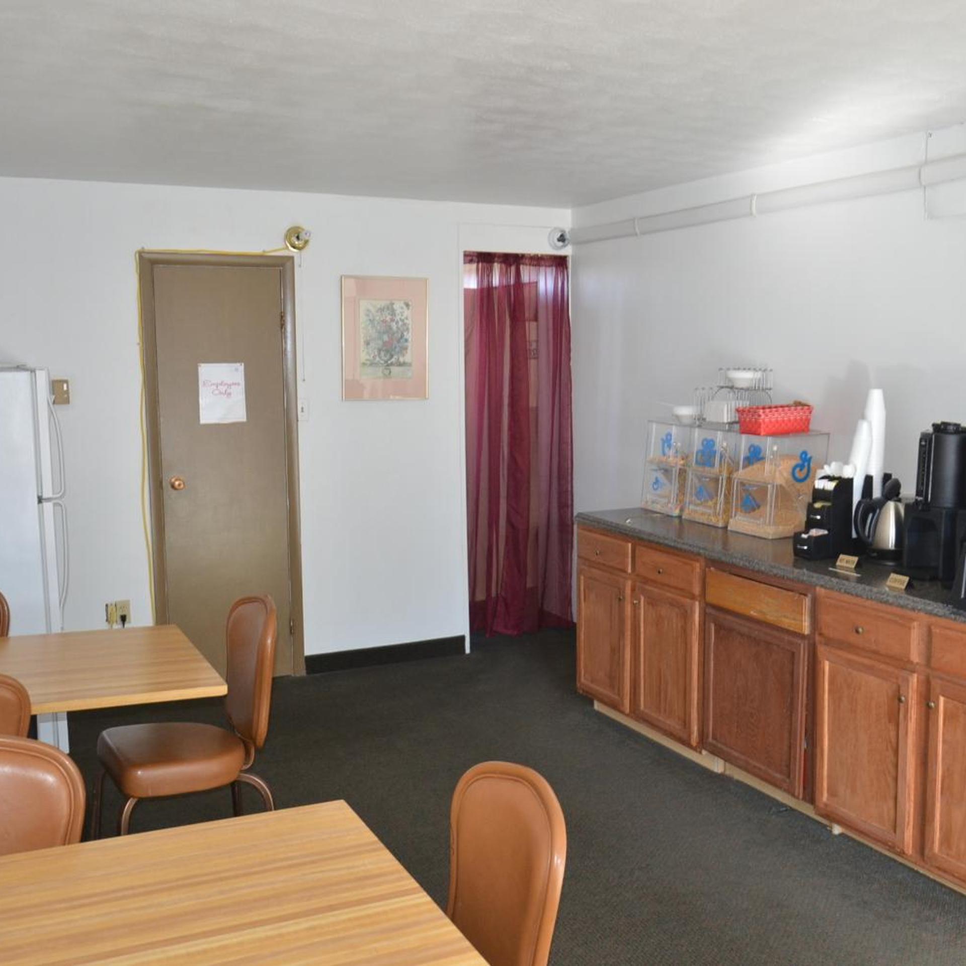 Red Carpet Inn & Suites 38/50