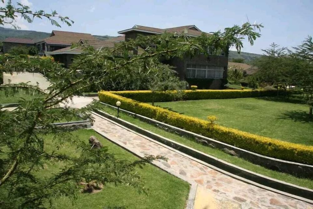 Elementaita Country Lodge 64/67