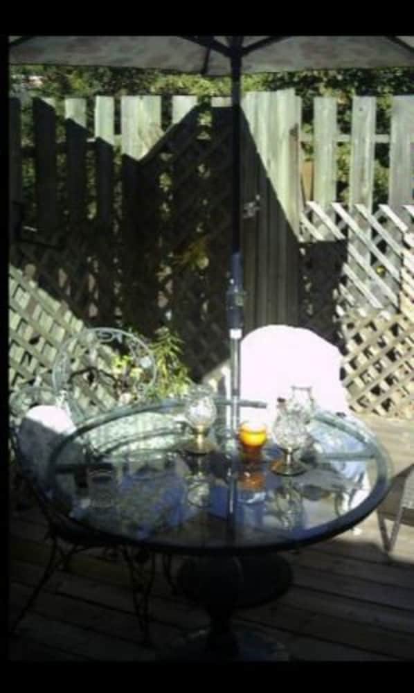 Pimblett's Downtown Toronto B&B 24/47