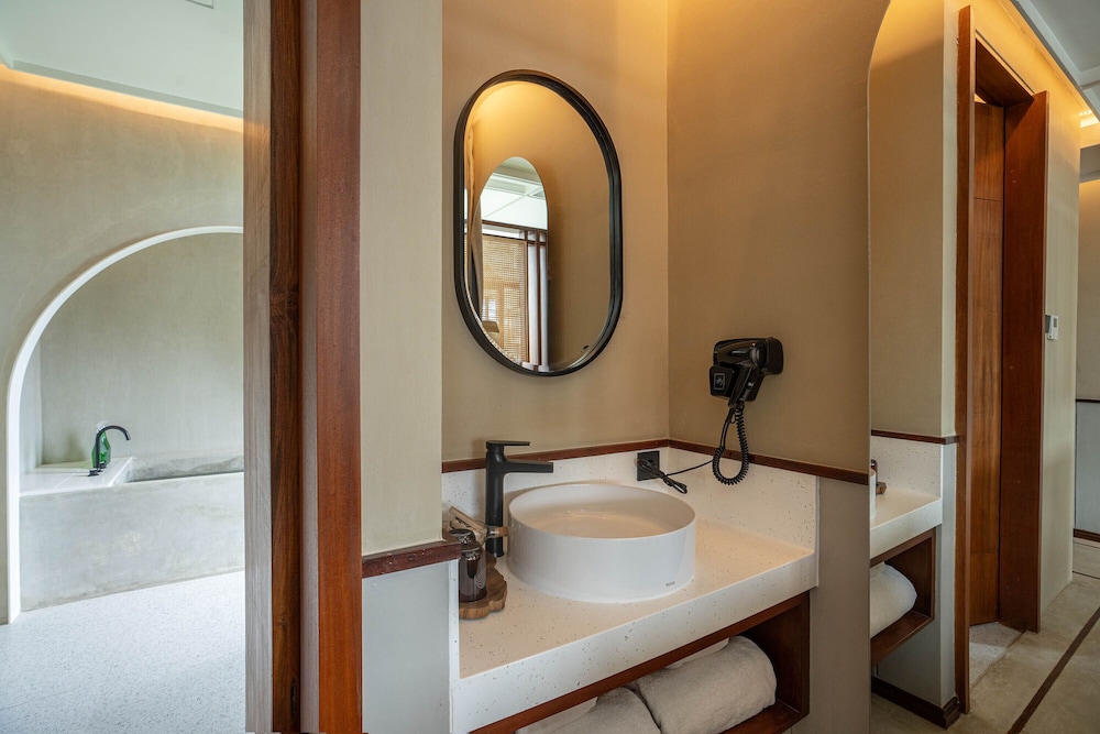 The Kemilau Hotel & Villa Canggu 69/72