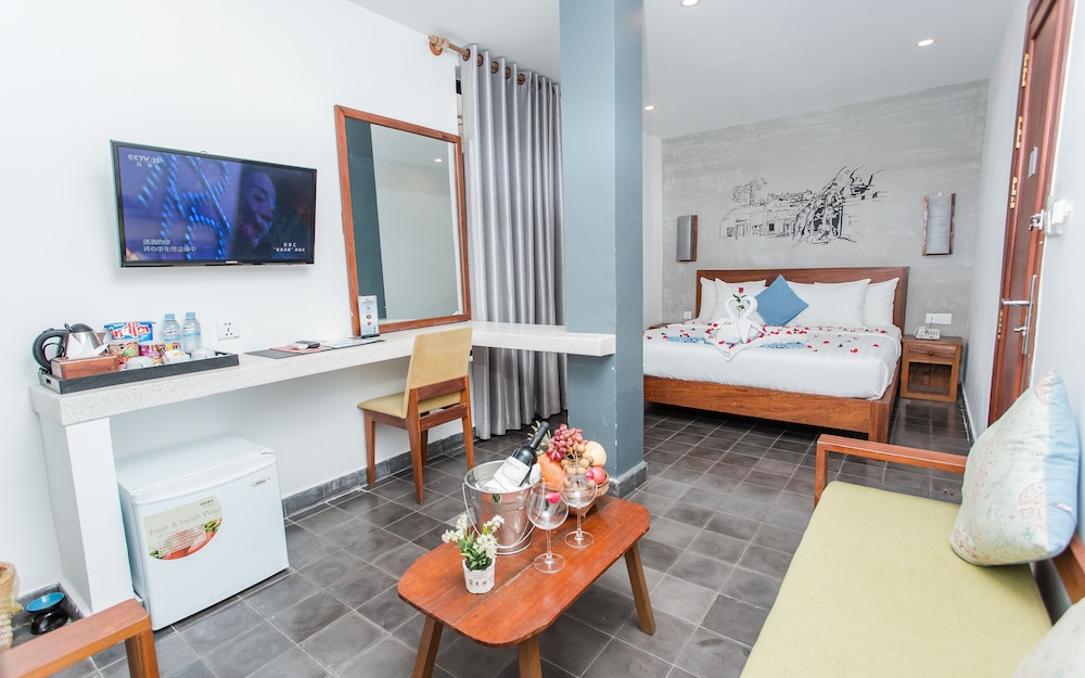 Home Chic Hotel 45/67