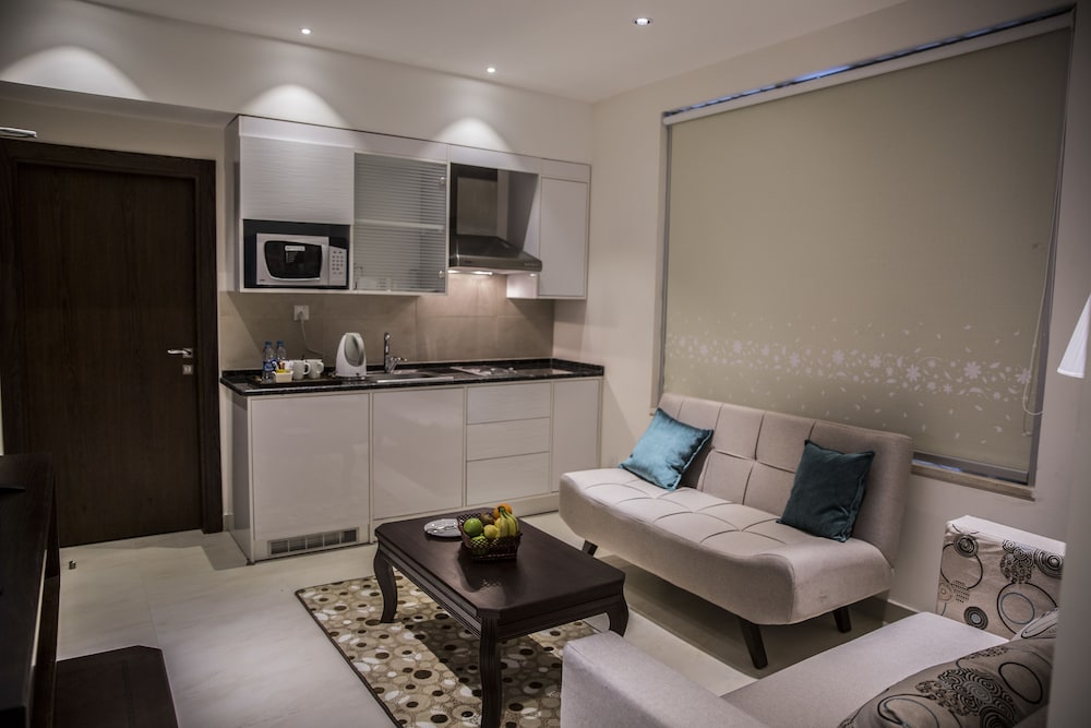 Naylover Hotel Suites 30/50