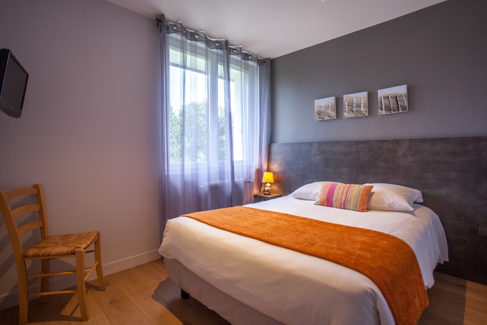 COZY HOTEL 29/40