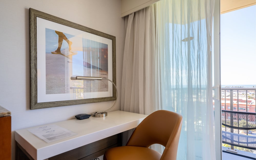 Crowne Plaza Ventura Beach 40/74