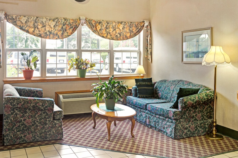 Microtel Inn & Suites by Wyndham Raleigh Durham Airport 18/32