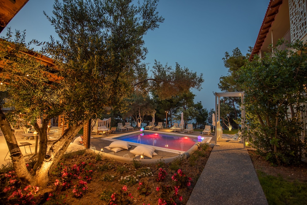 Elies 33 Bio Retreat - Adults Only 8/25