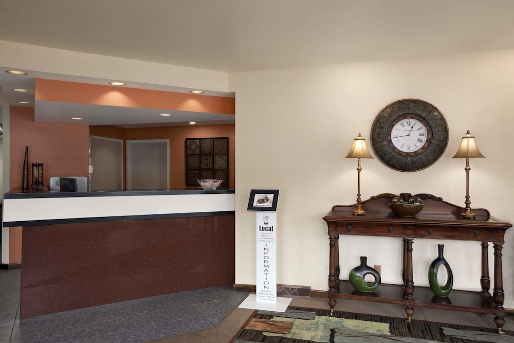 Days Inn & Suites by Wyndham Albany 9/48