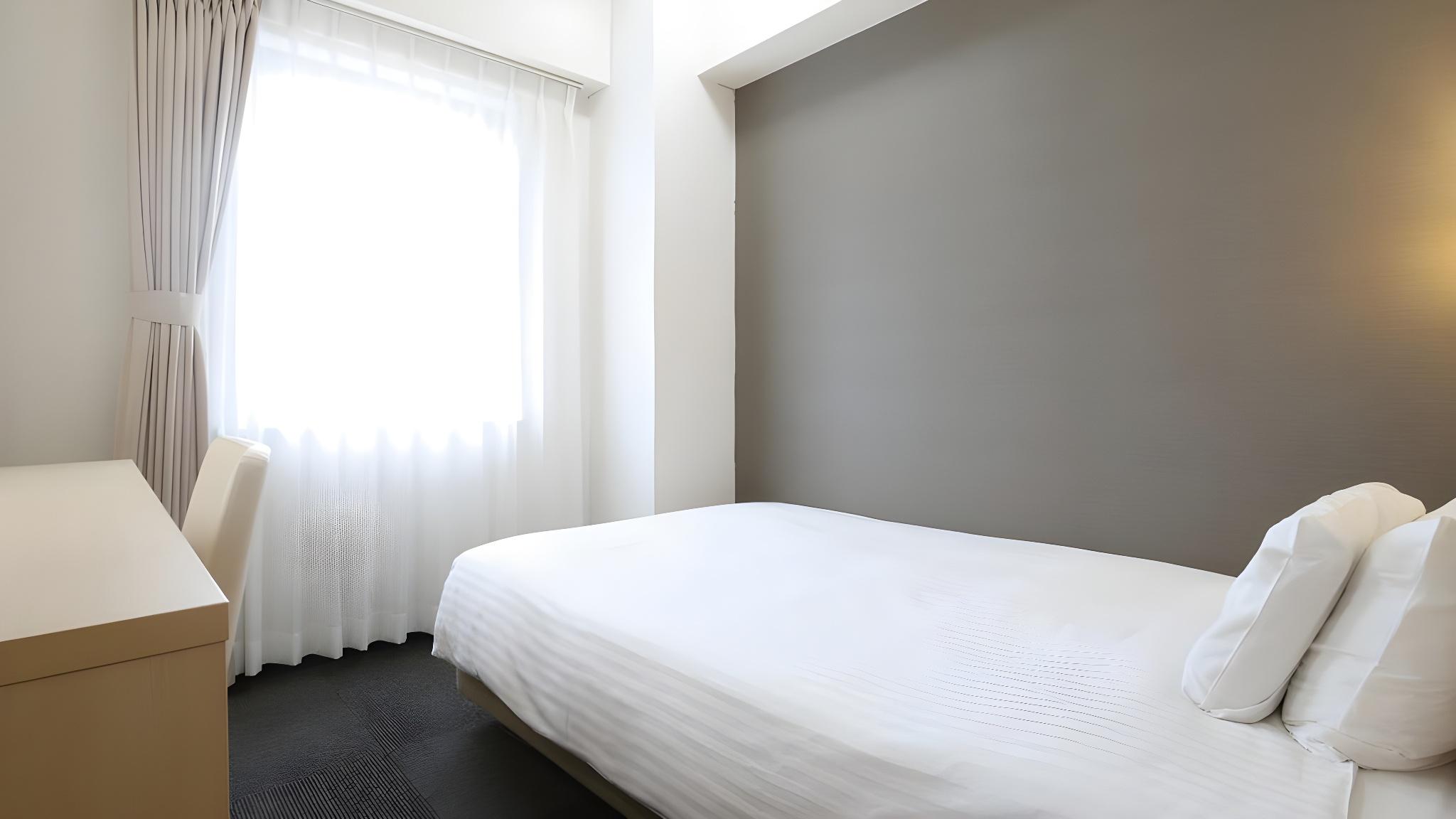 Semi Room, Semi Double Bed, Smoking
