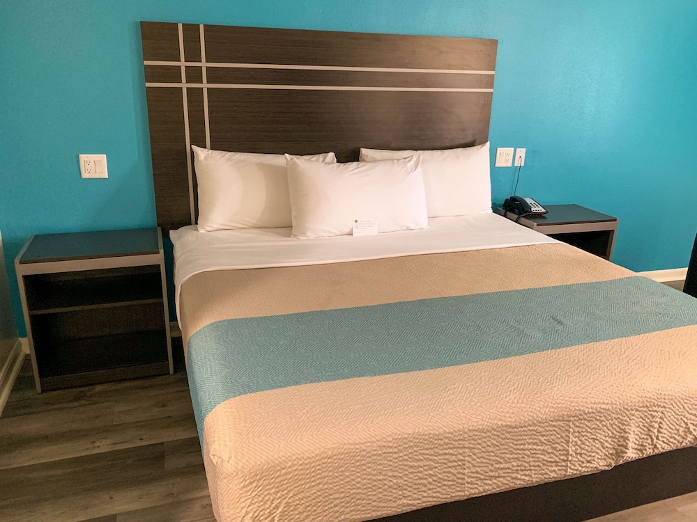 Motel6 Houston, TX – Hwy 249 and Fallbrook 24/44