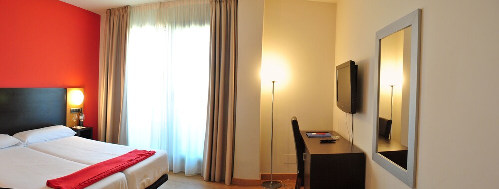 Maritimo Ris Hotel and Apartments 22/73