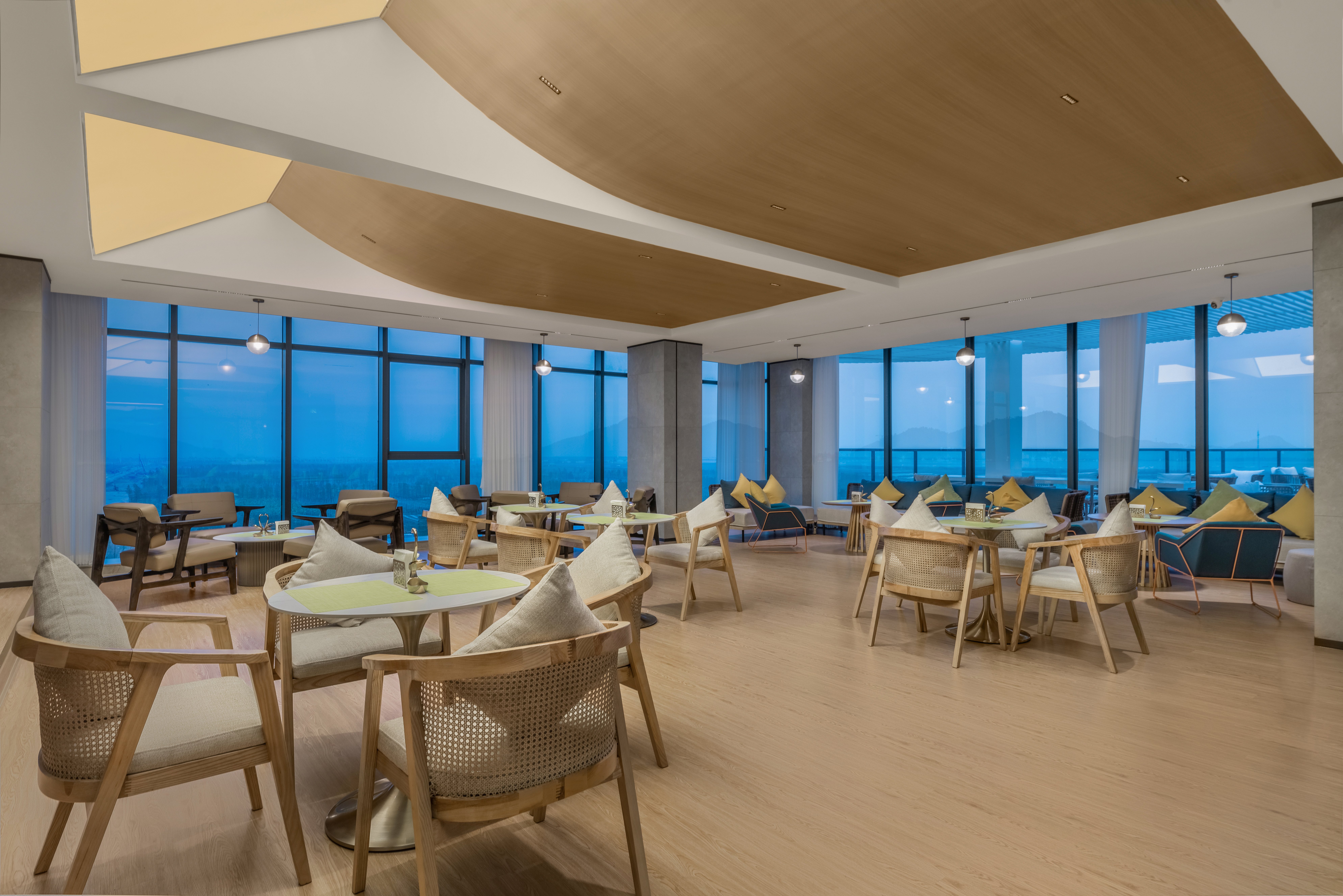 Holiday Inn Express JIANGMEN YINHU BAY 37/50