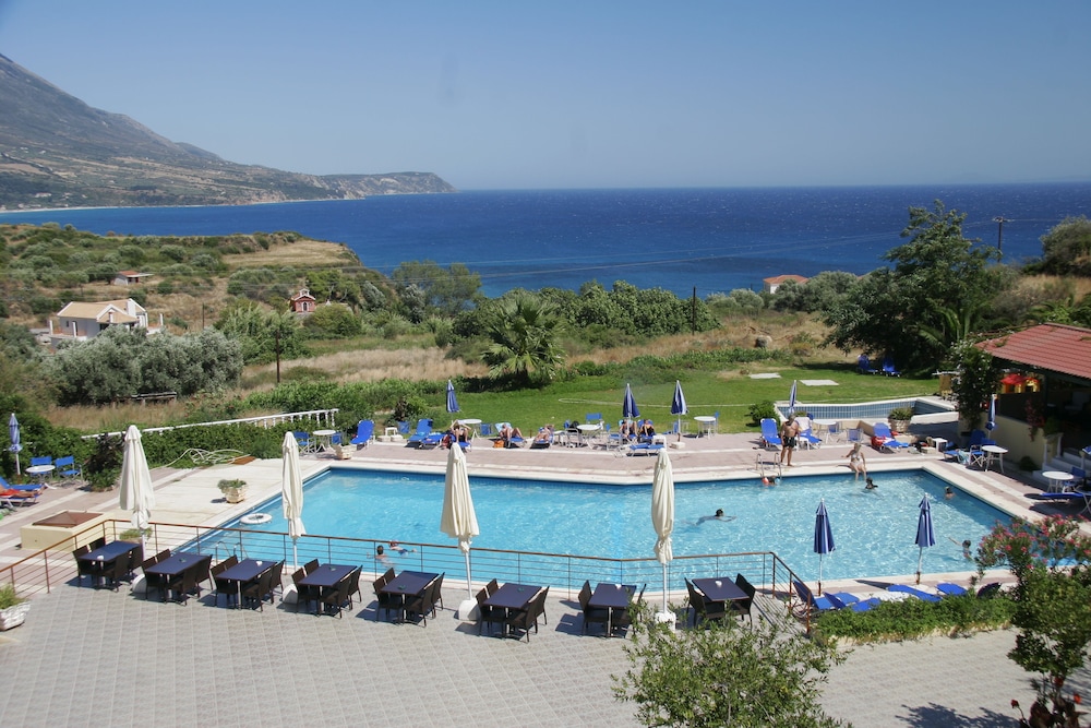 Karavados Beach 28/67