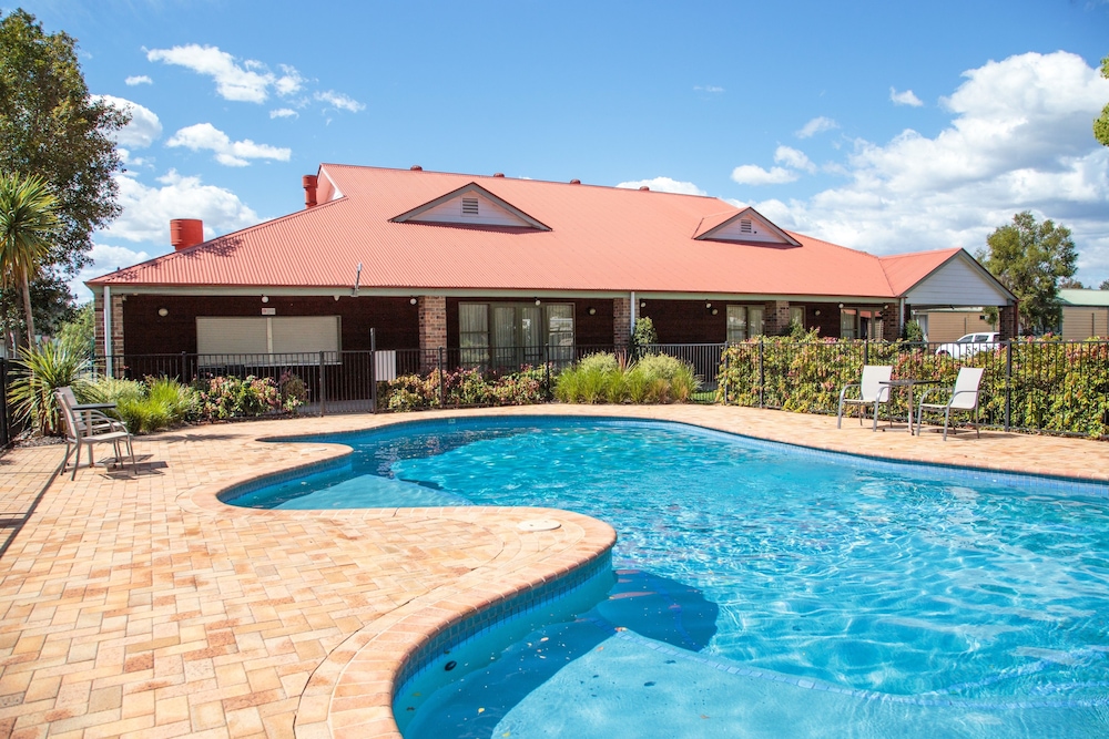 Nepean Shores Riverside Resort & Conference Centre 39/45