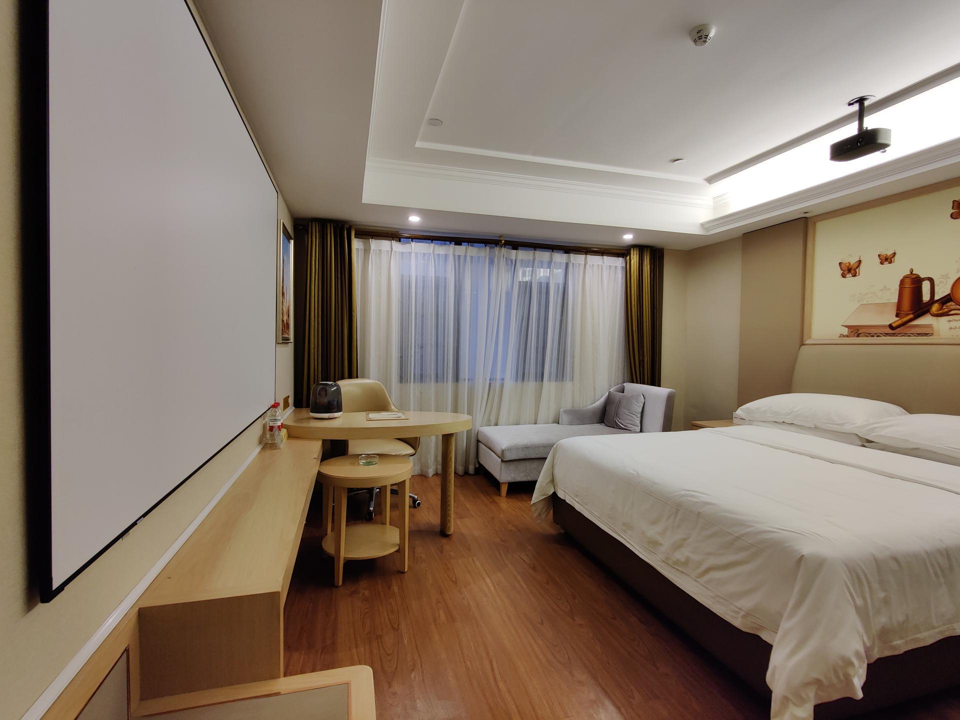 Vienna Hotel (Chongqing Rongchang Binhai) 10/25