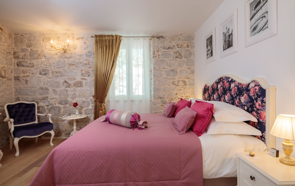 Priska Heritage Rooms 1/50