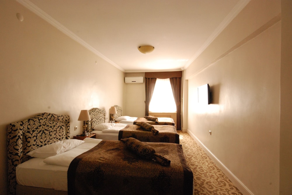 Hotel Mithat 39/60